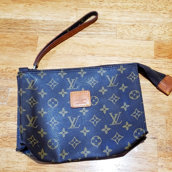 POUCHETTE - Picture 1 of 3